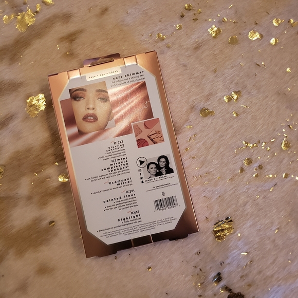 NIB Real Techniques Powder Concealer Highlight - Picture 5 of 5